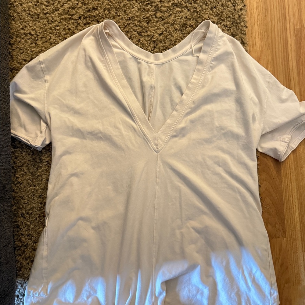 Free People White V-Neck Short Sleeve Tee